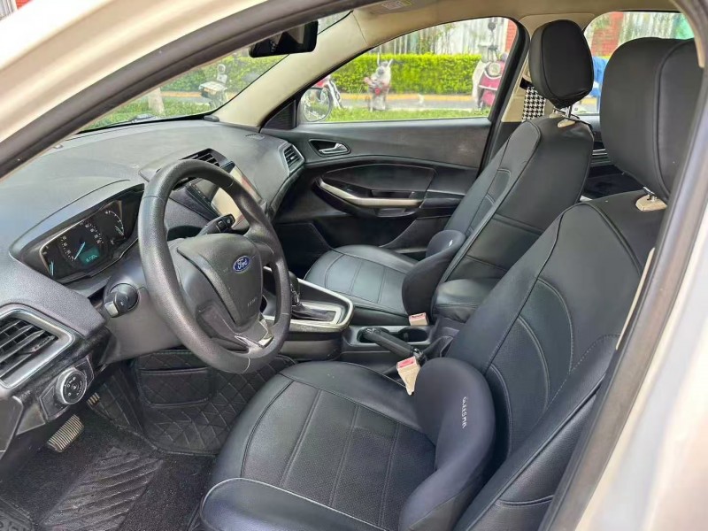 厦门15年本田飞度9