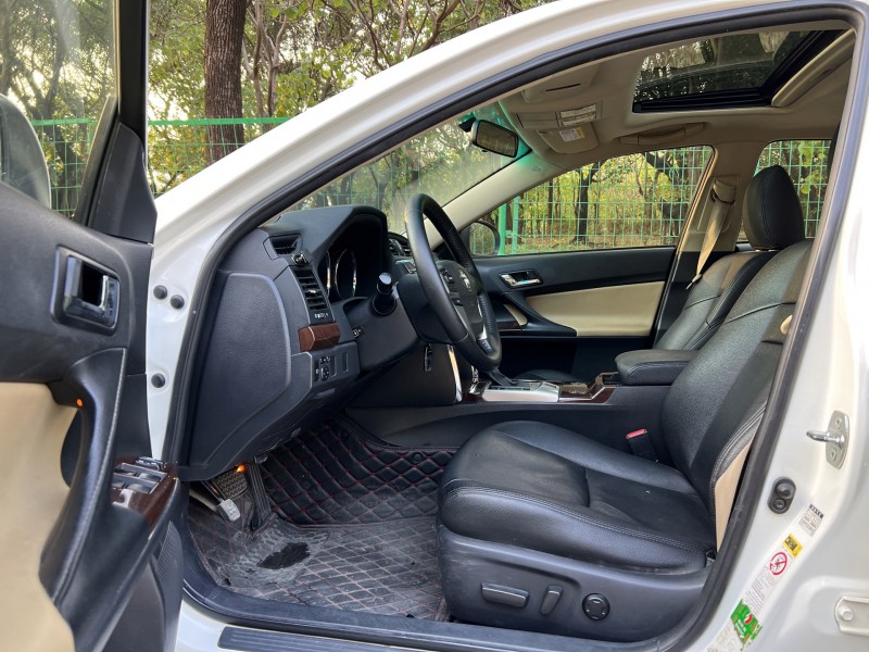 东莞14年丰田锐志6