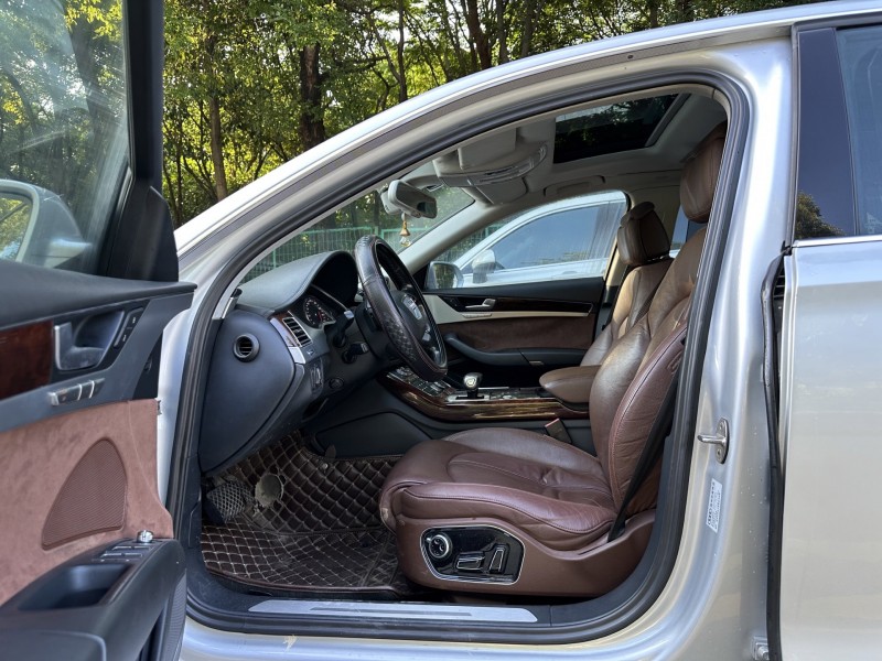 东莞12年奥迪A8L6