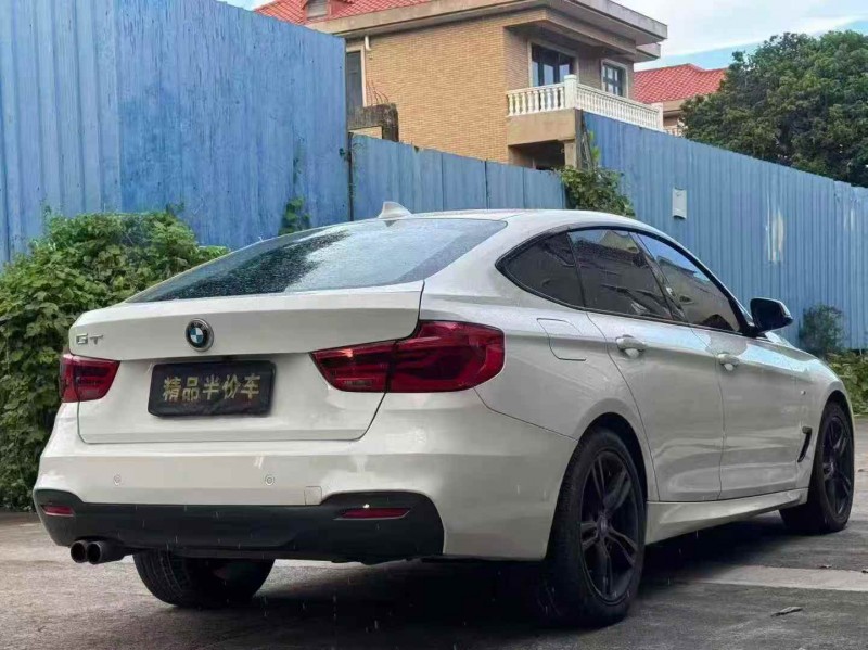 广州16年宝马3系8