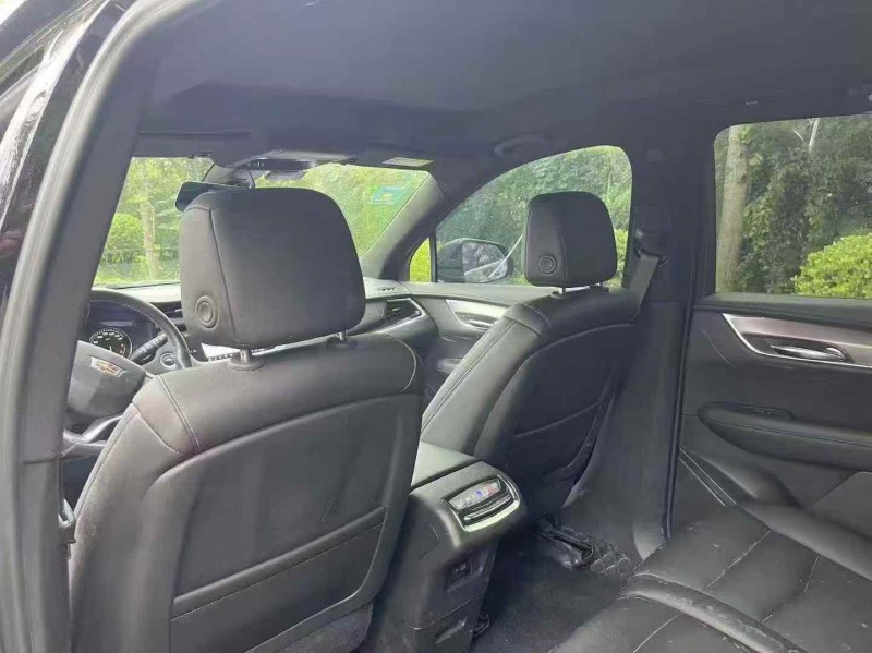 威海20年凯迪拉克XT66