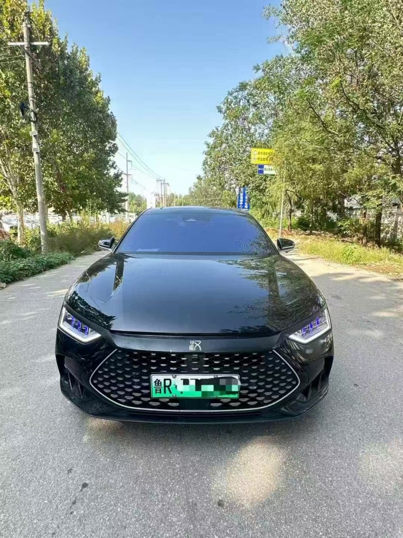 威海23年比亚迪汉1