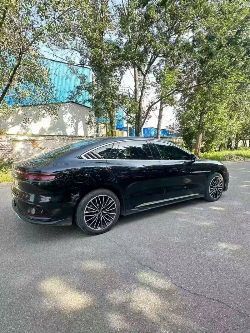 威海23年比亚迪汉4