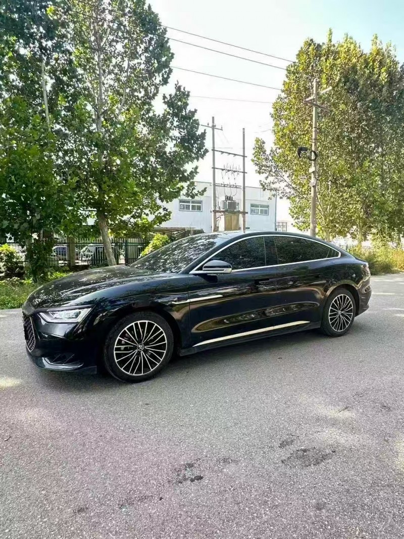 威海23年比亚迪汉9