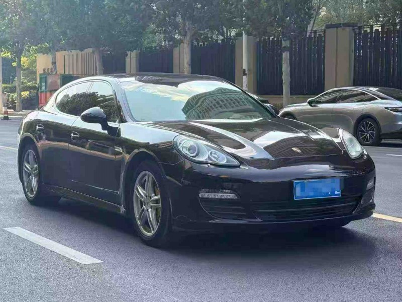 郑州12年保时捷帕拉梅拉2