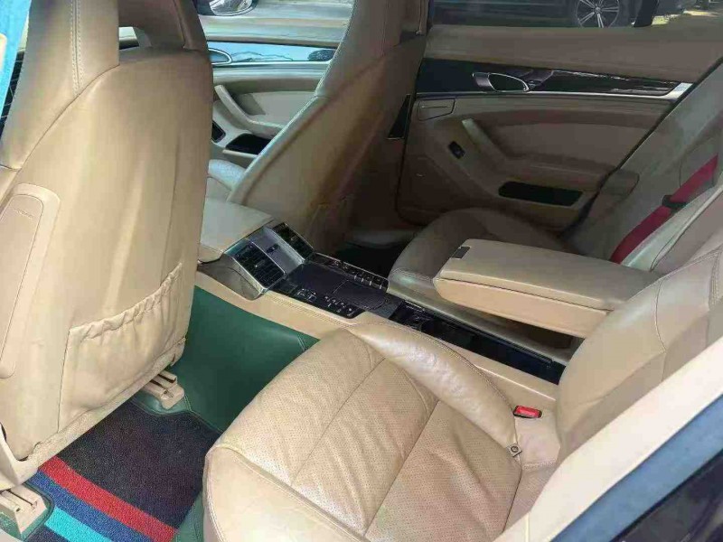 郑州12年保时捷帕拉梅拉4