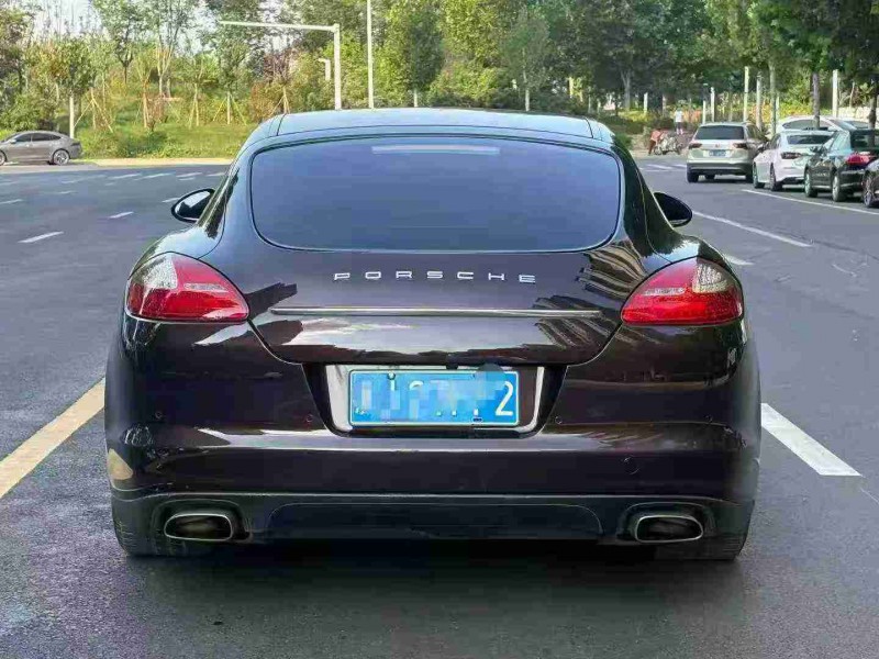 郑州12年保时捷帕拉梅拉7