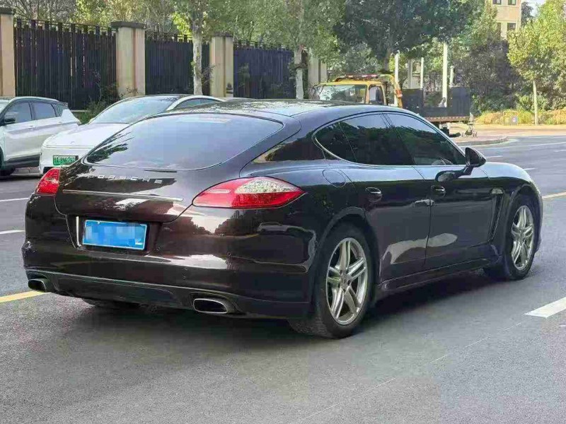 郑州12年保时捷帕拉梅拉8