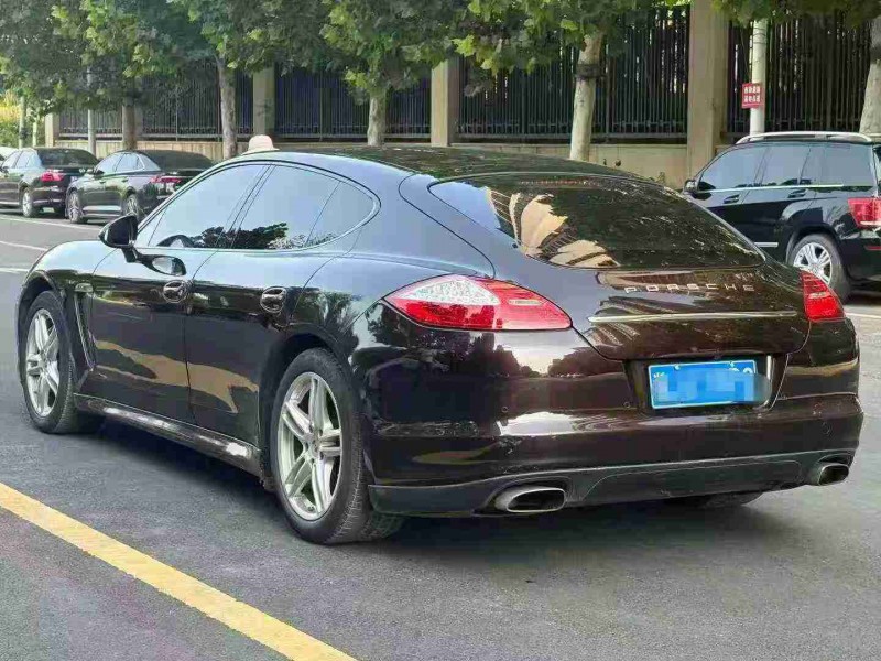 郑州12年保时捷帕拉梅拉9