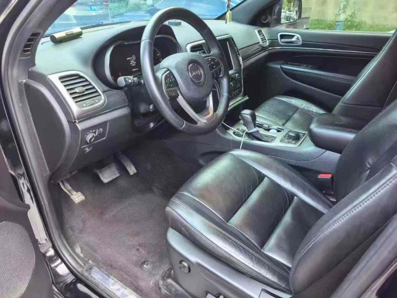 郑州19年Jeep大切诺基6