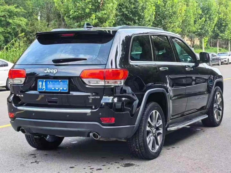 郑州19年Jeep大切诺基9