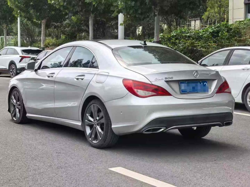 郑州18年奔驰CLA8