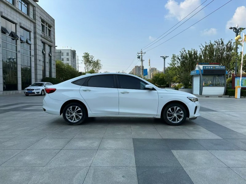 枣庄22年别克威朗7