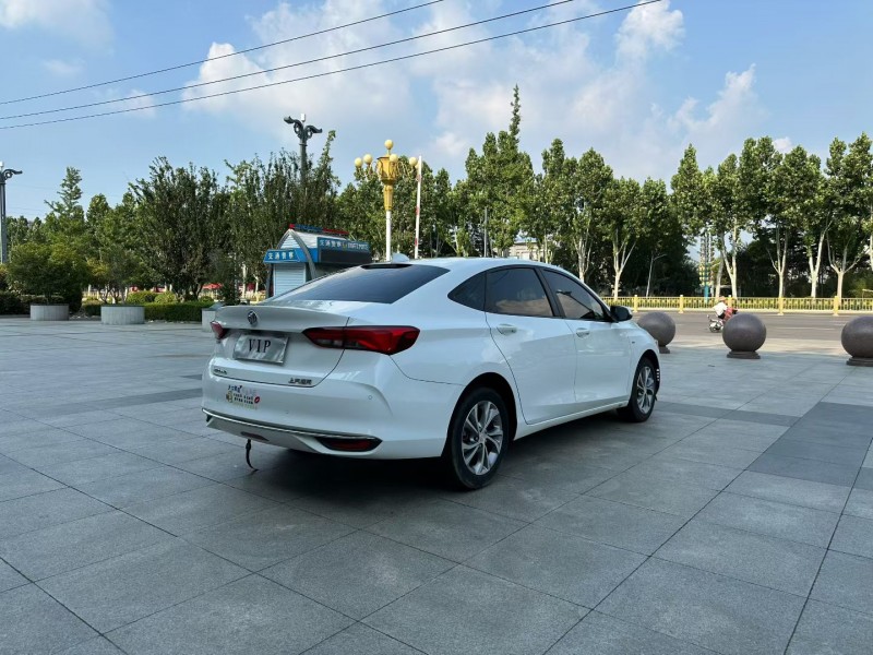 枣庄22年别克威朗8