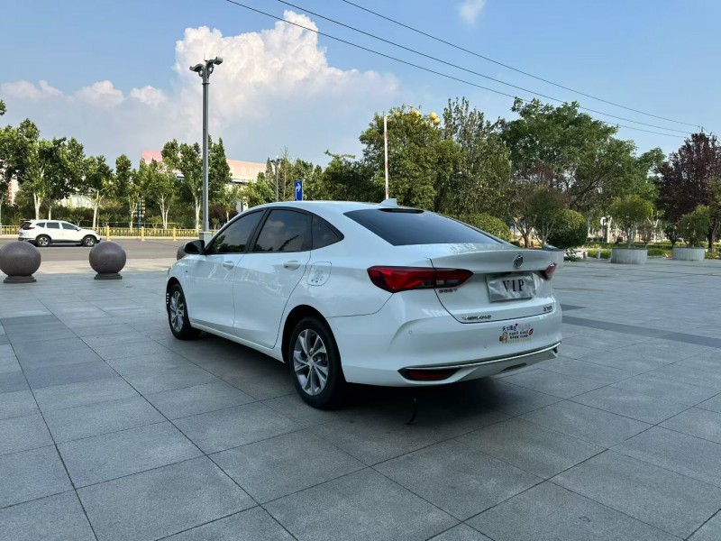 枣庄22年别克威朗9