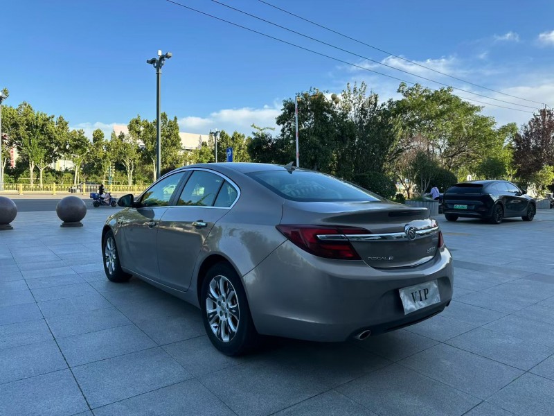 枣庄16年别克君威9