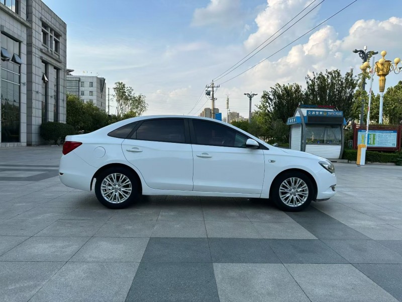 枣庄17年别克英朗GT7