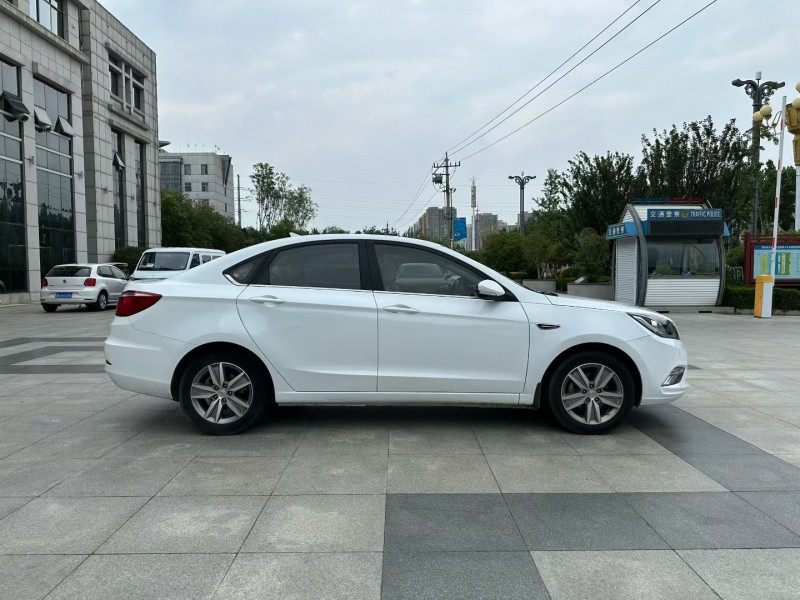 枣庄18年长安汽车逸动7