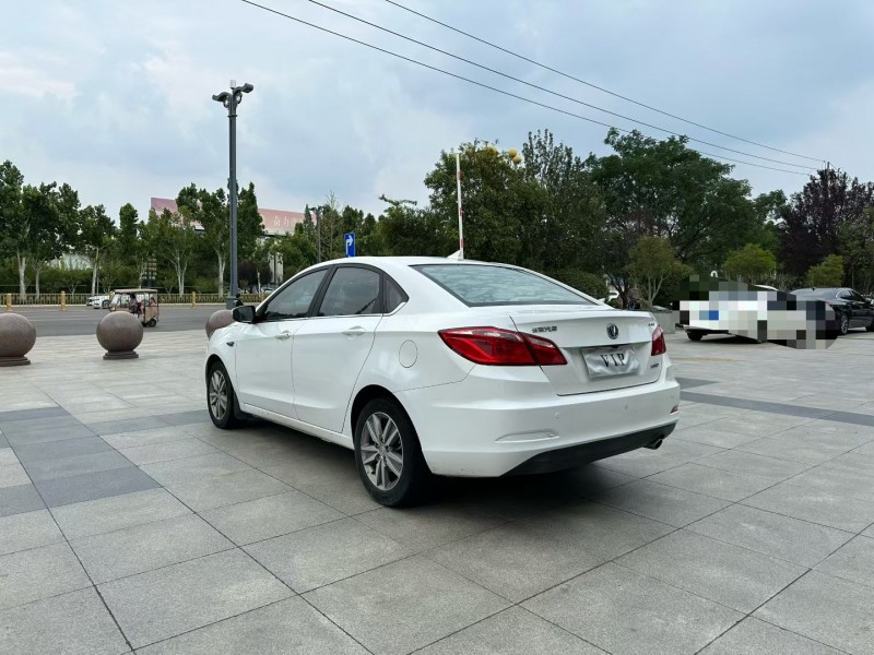 枣庄18年长安汽车逸动9