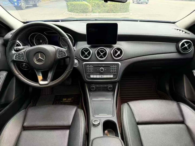 蚌埠17年奔驰GLA4