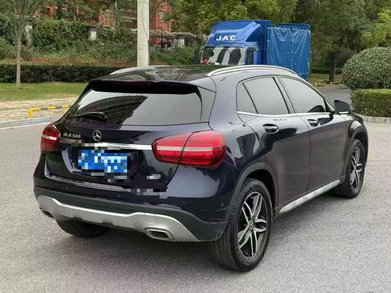 蚌埠17年奔驰GLA7