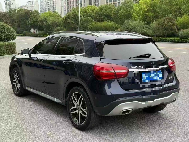 蚌埠17年奔驰GLA8