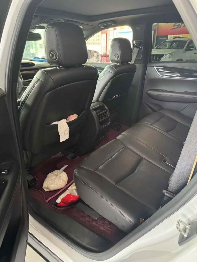 常德21年凯迪拉克XT52