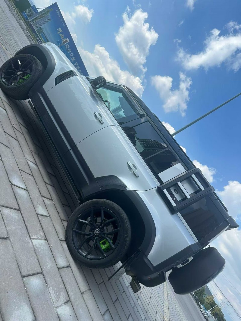 绵阳23年路虎卫士7