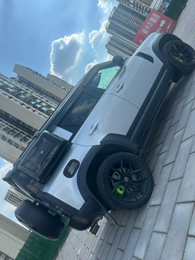 绵阳23年路虎卫士9