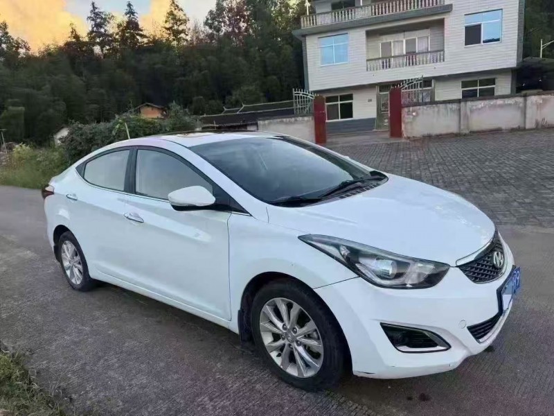 三明17年现代朗动2