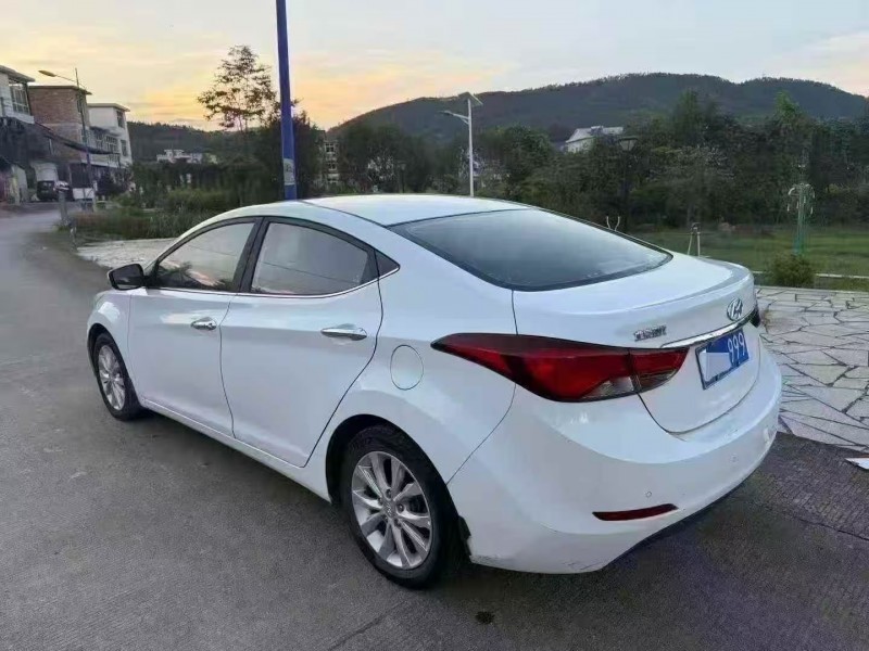 三明17年现代朗动7