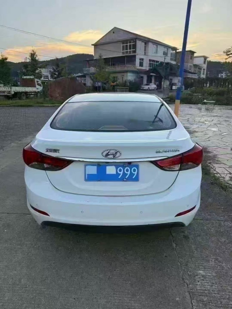 三明17年现代朗动8