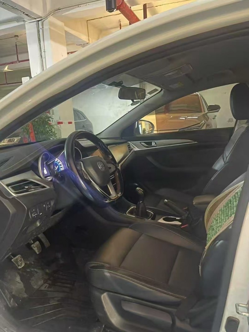 黔西南19年长安汽车逸动3