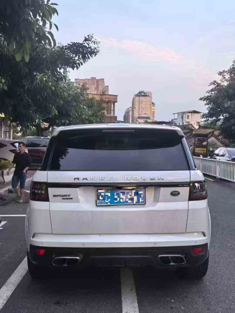 三明14年路虎揽胜运动8