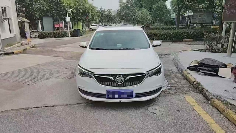 武汉17年别克英朗1