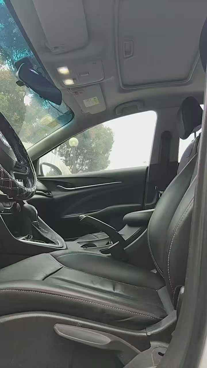 武汉17年别克英朗5