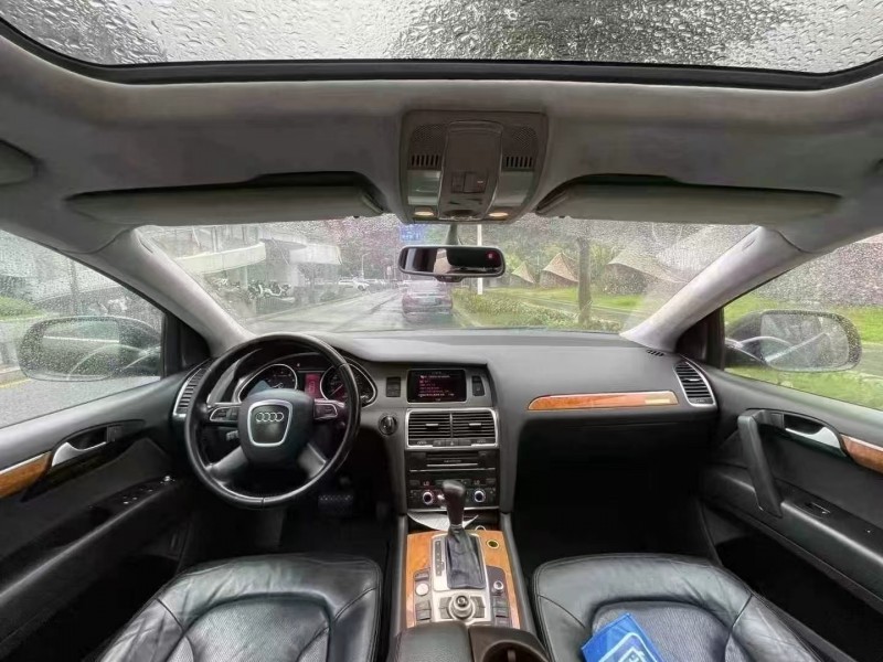 深圳10年奥迪Q74