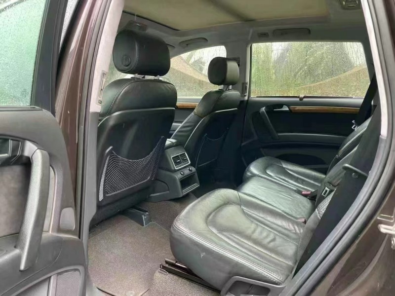 深圳10年奥迪Q75