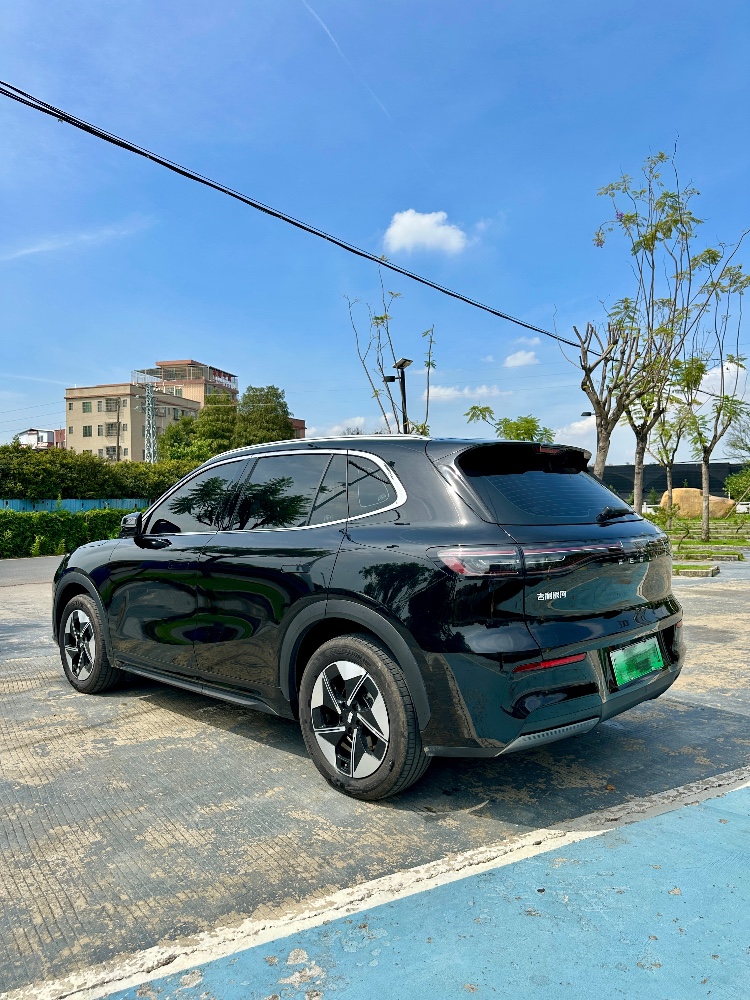 佛山25年吉利银河8