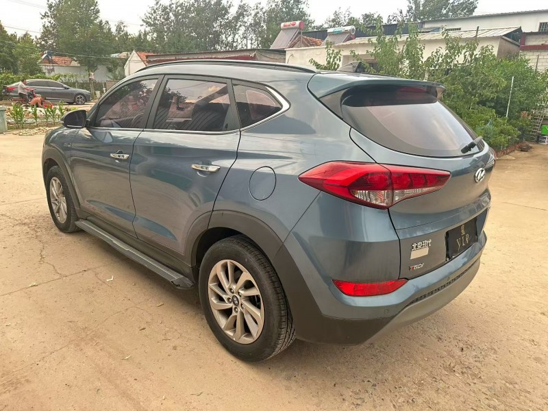 徐州18年现代途胜8