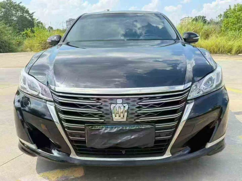 岳阳18年丰田皇冠1