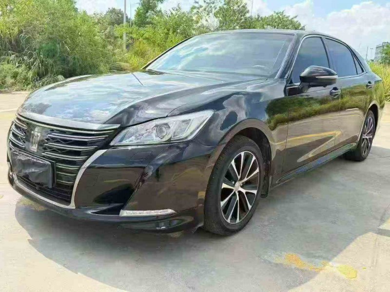 岳阳18年丰田皇冠3