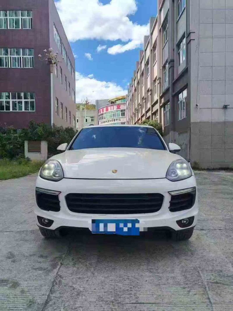 厦门17年保时捷卡宴1
