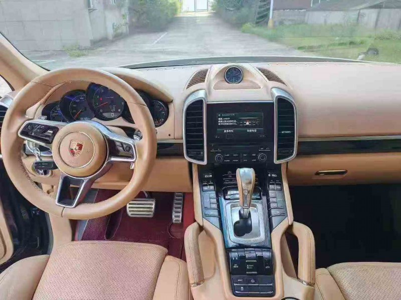 厦门17年保时捷卡宴4