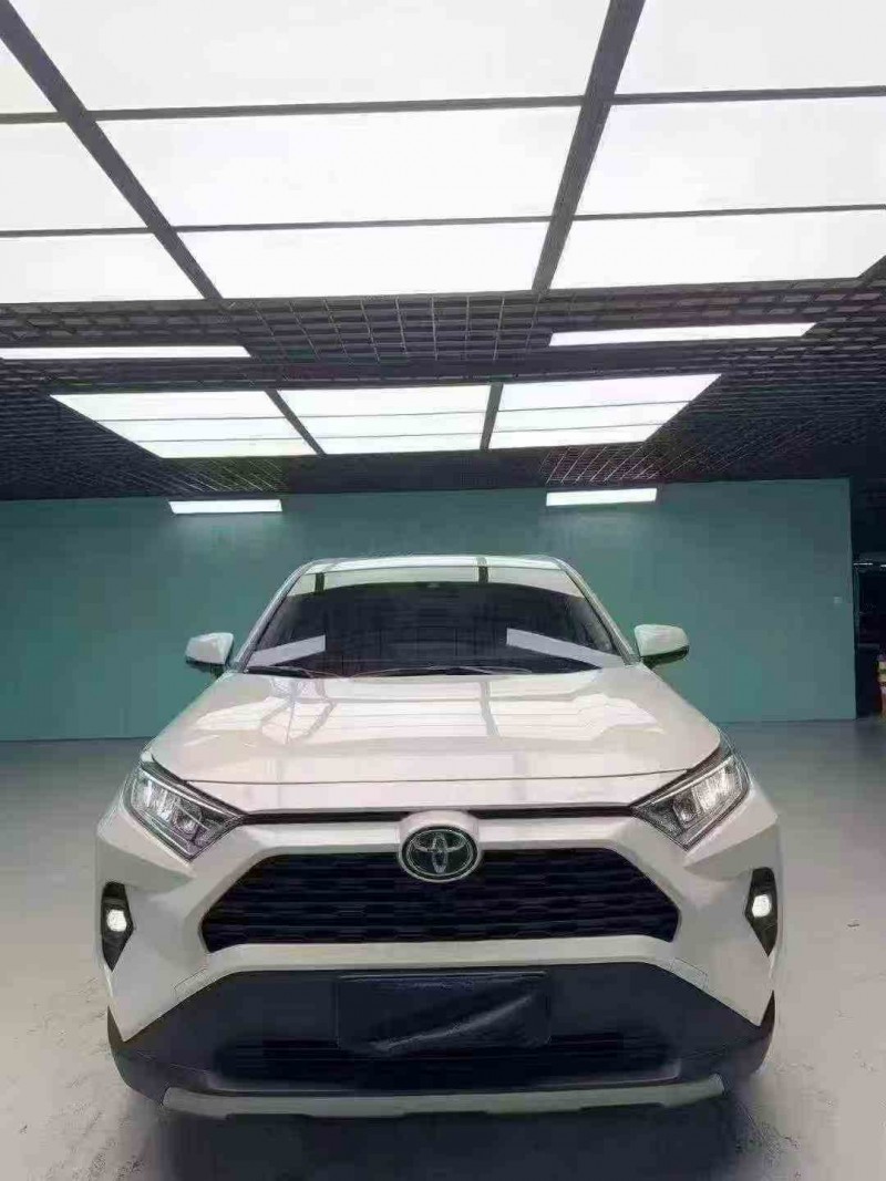 成都23年丰田RAV4荣放1