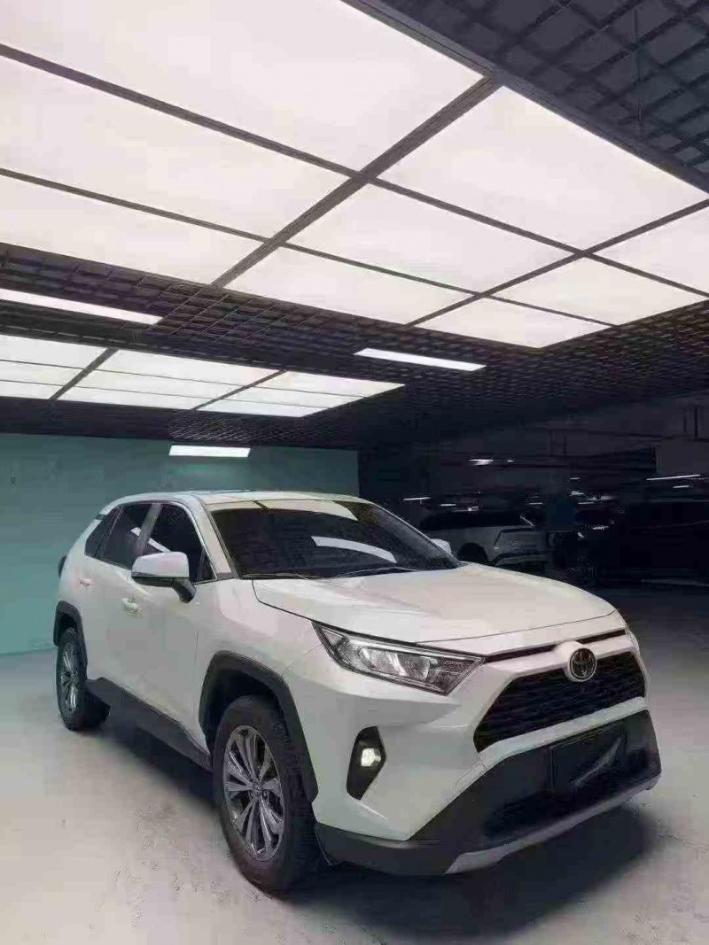 成都23年丰田RAV4荣放3