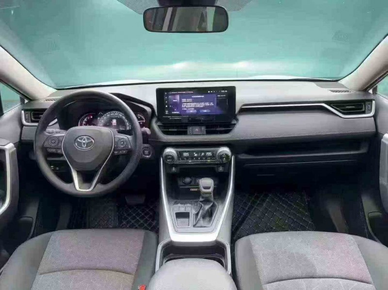 成都23年丰田RAV4荣放4