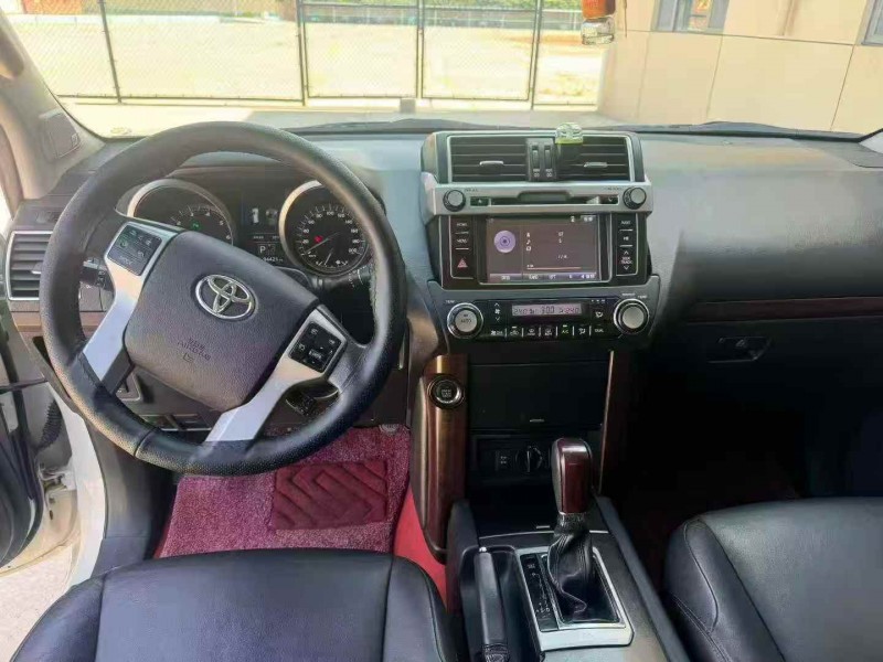 无锡17年丰田普拉多4