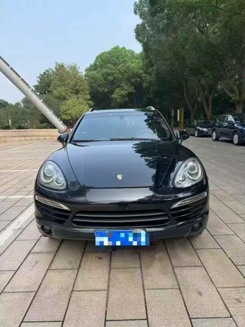 南京13年保时捷卡宴1