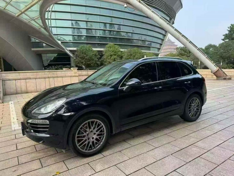 南京13年保时捷卡宴3